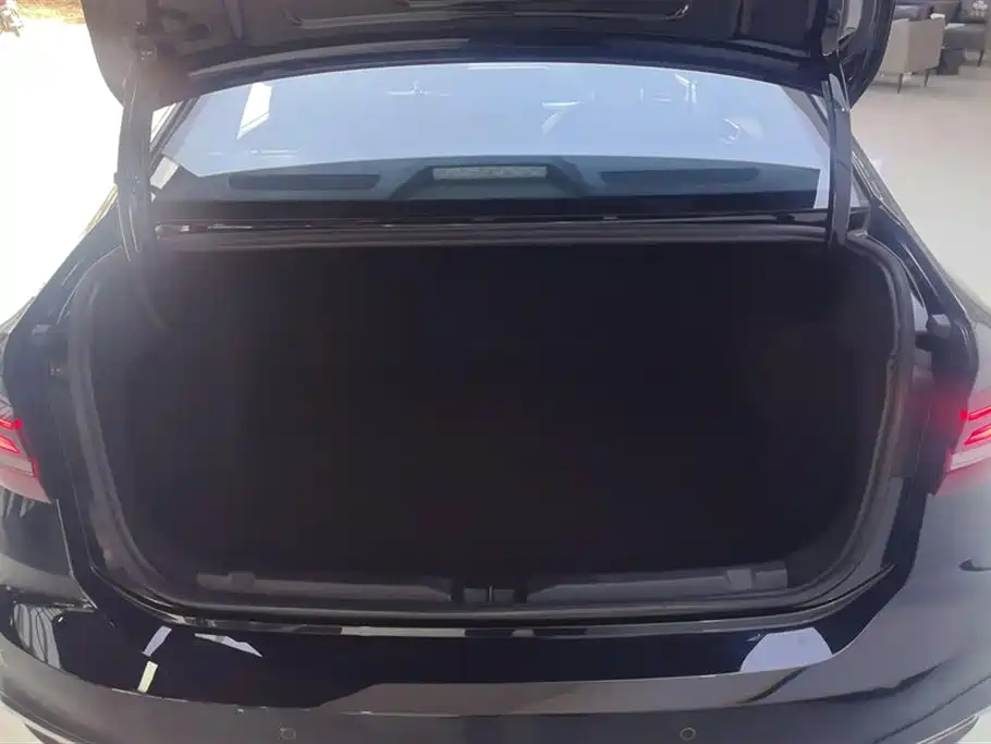 Lavida 2023 300TSI DSG Manyi Edition купить на сайте DeffCars