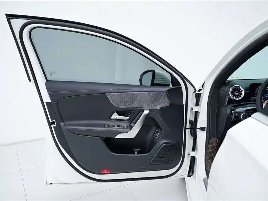 Mercedes-Benz A-Class 2022 Facelift A 200 L Sports Sedan Fashionable купить на сайте DeffCars