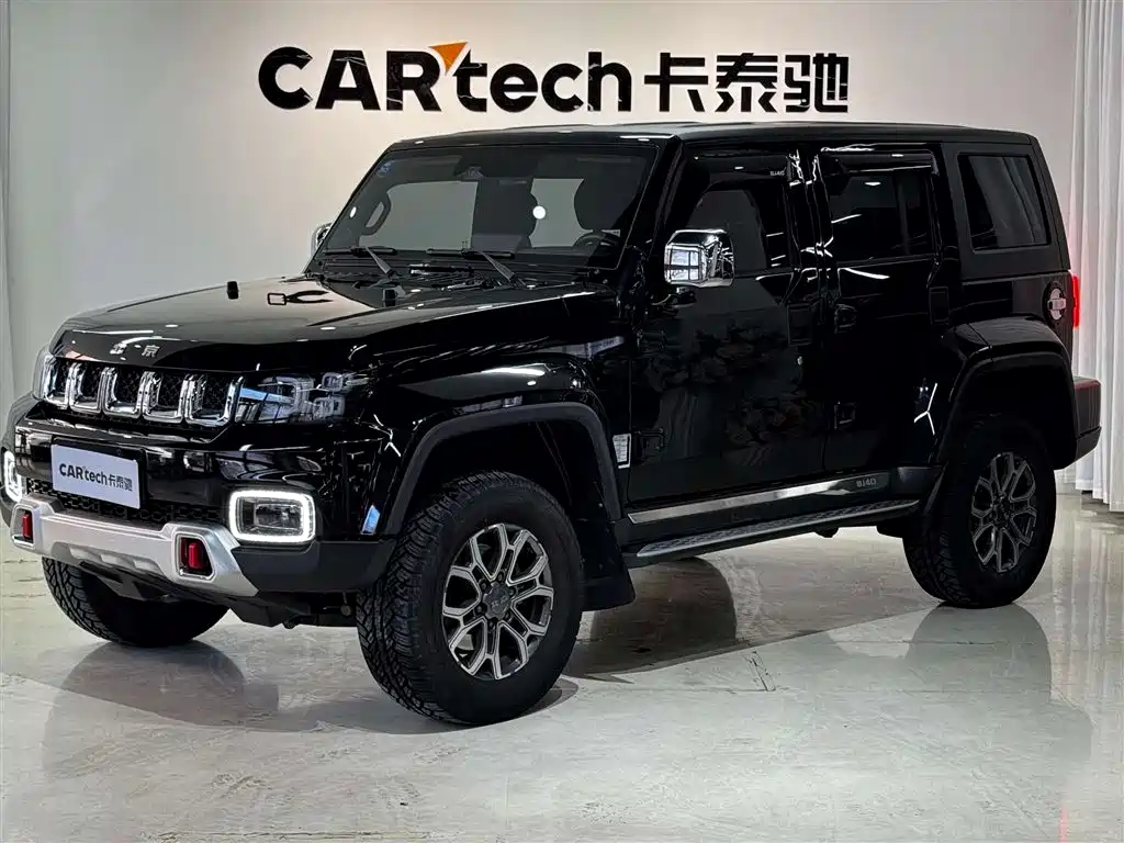 Beijing off-road BJ40 2023 2.0T automatic four-wheel drive city hunter version knight type купить на сайте DeffCars
