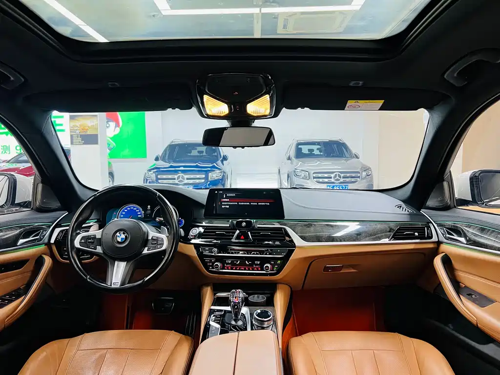 BMW 5 Series 2018 530Li Exclusive M Sports Package купить на сайте DeffCars
