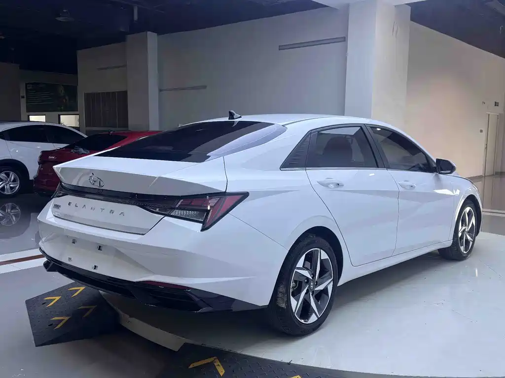 Elantra 2022 1.5L CVT LUX Premium Edition купить на сайте DeffCars