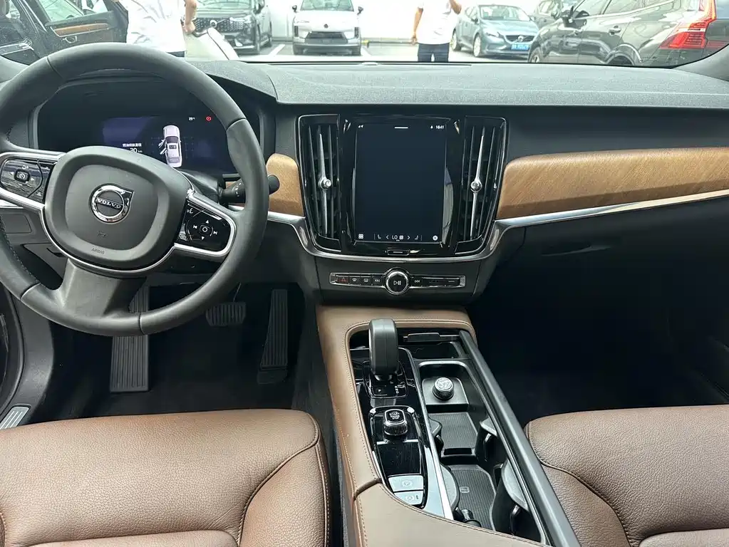 Volvo S90 2024 B5 Zhiyi Luxury Edition купить на сайте DeffCars