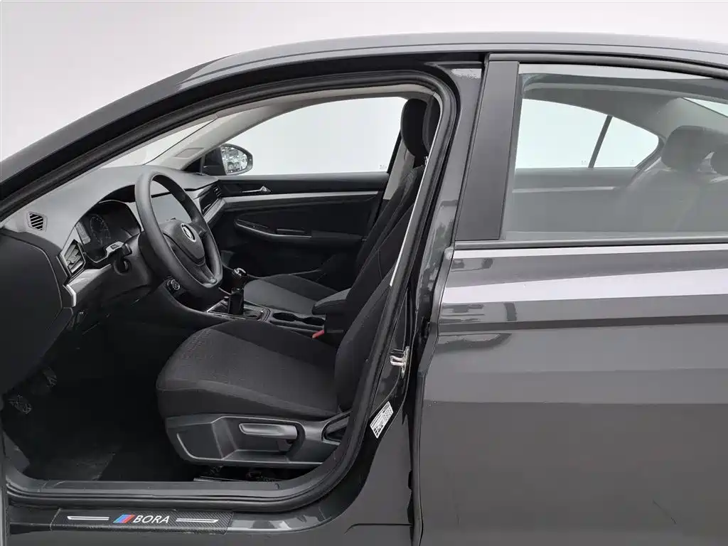 Bora 2021 1.5L manual fashion smart connected version купить на сайте DeffCars