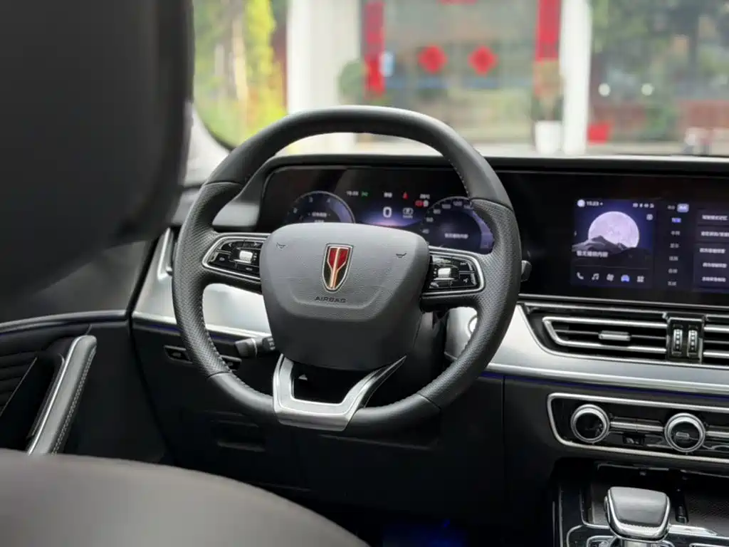 Hongqi HS5 2023 2.0T Qixiang Pro version купить на сайте DeffCars