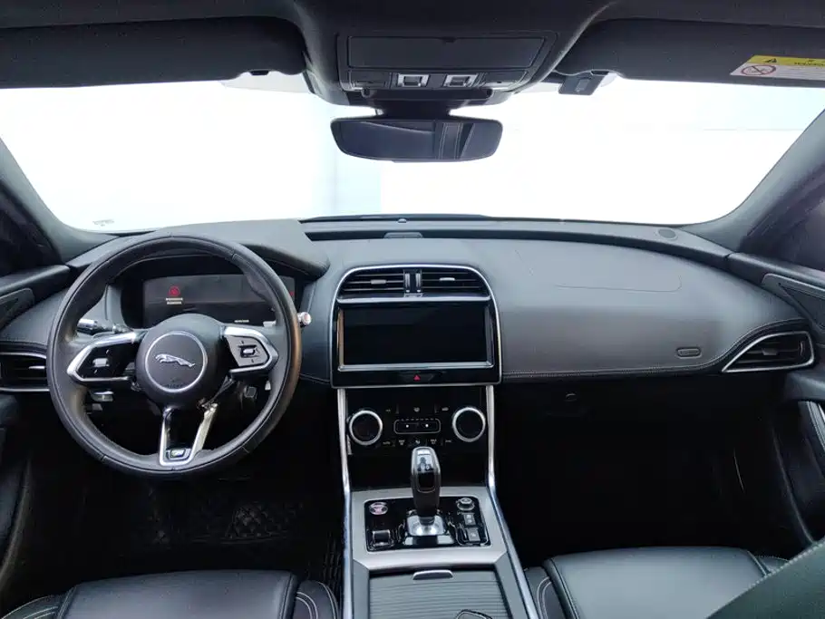 Jaguar XEL 2021 2.0T 250PS R-DYNAMIC S aggressive sports version купить на сайте DeffCars