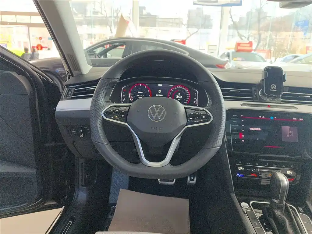 Magotan 2025 model facelift public model 330TSI DSG luxury model купить на сайте DeffCars