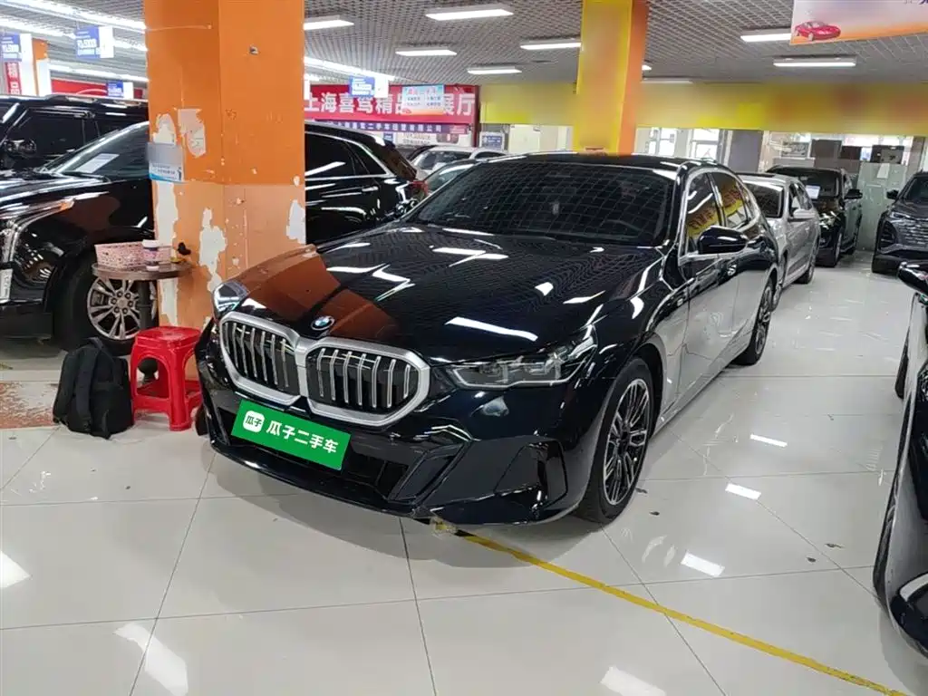 BMW 5 Series 2024 530Li Leading M Sports Package купить на сайте DeffCars