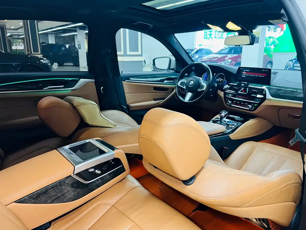 BMW 5 Series 2018 530Li Exclusive M Sports Package купить на сайте DeffCars