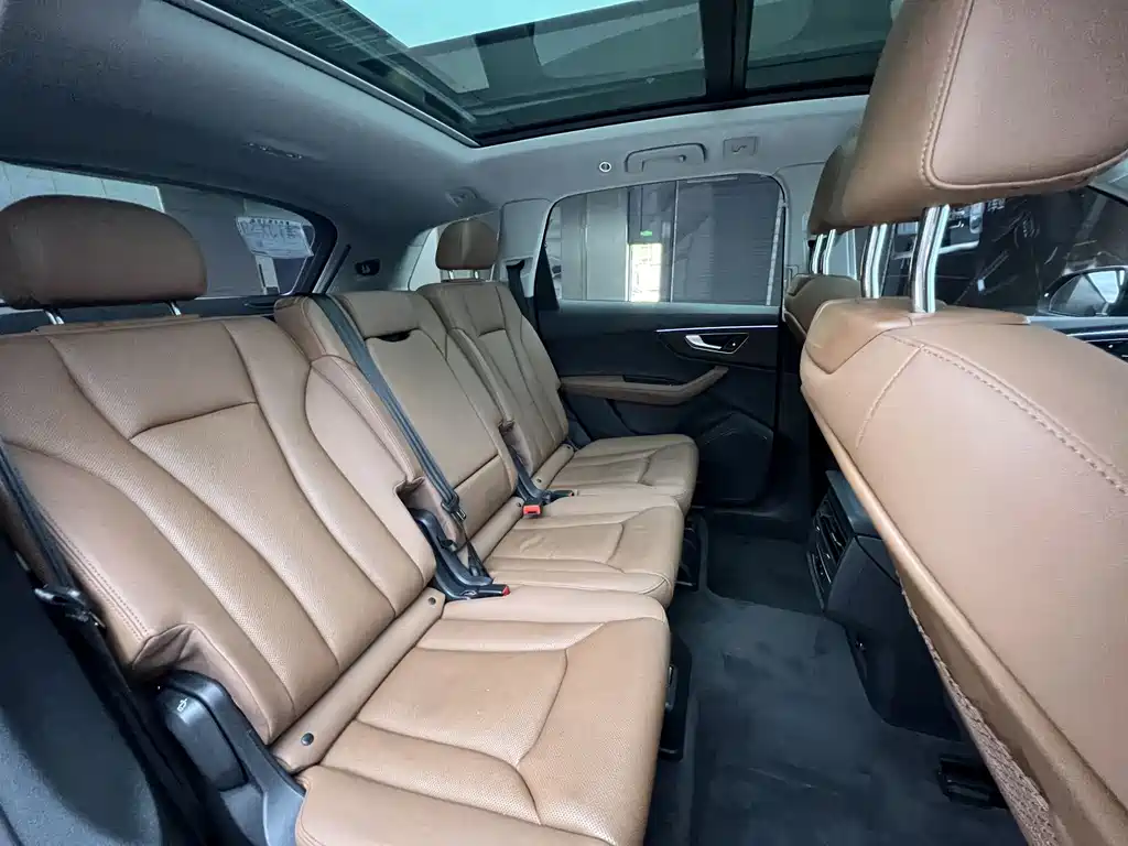 Audi Q7 2023 45 TFSI quattro S line sports купить на сайте DeffCars
