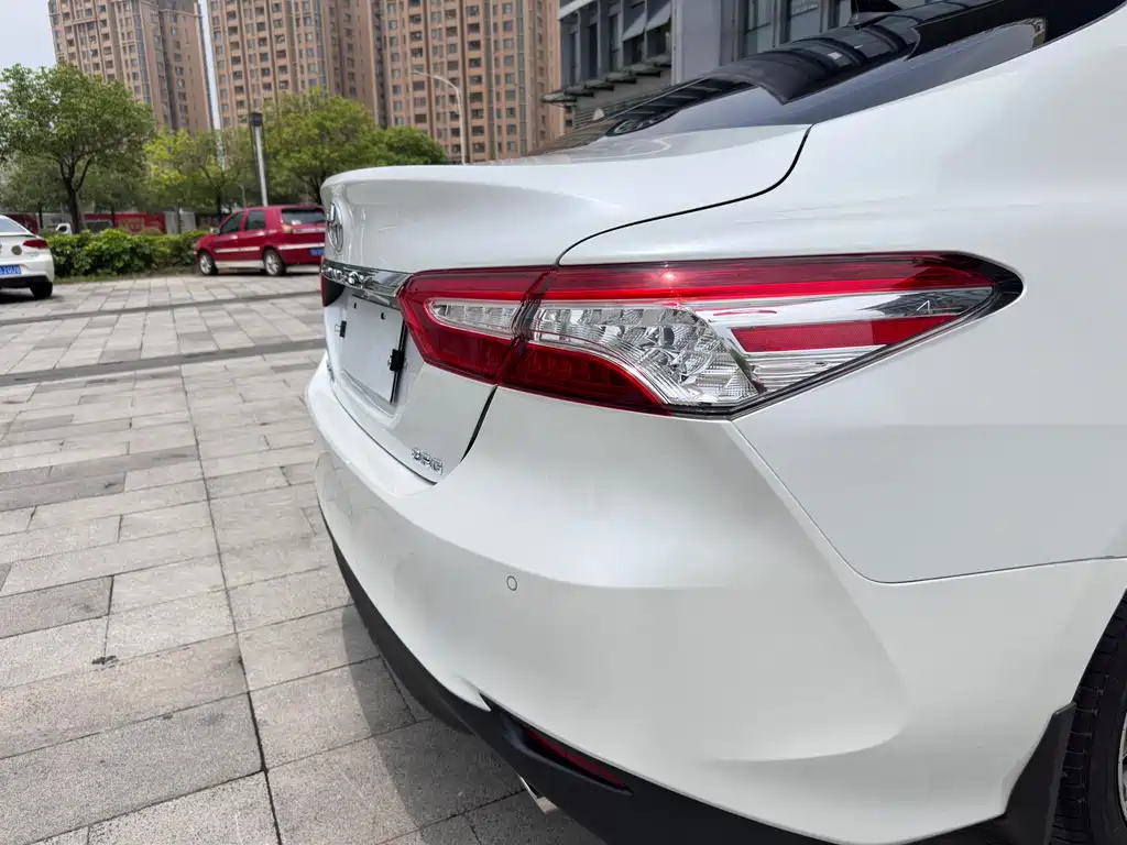 Camry 2021 2.5G Deluxe Edition купить на сайте DeffCars