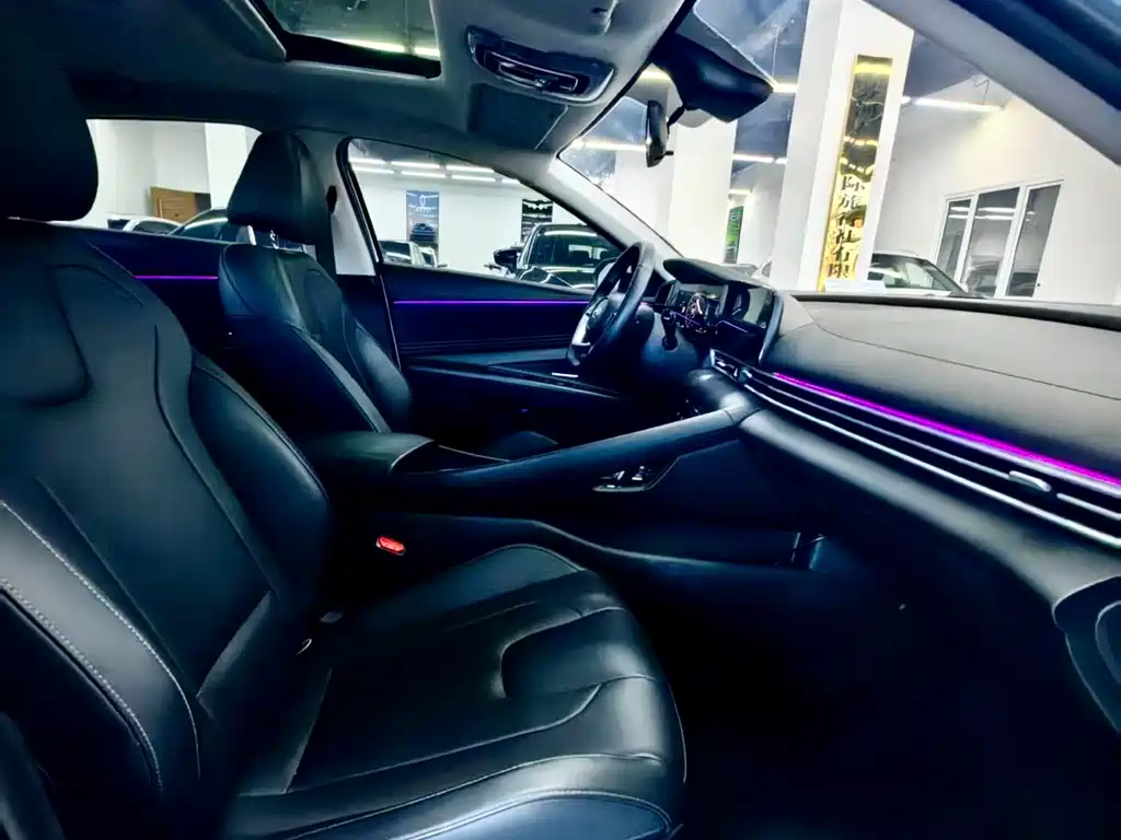 Elantra 2021 1.5L CVT LUX Premium Edition купить на сайте DeffCars