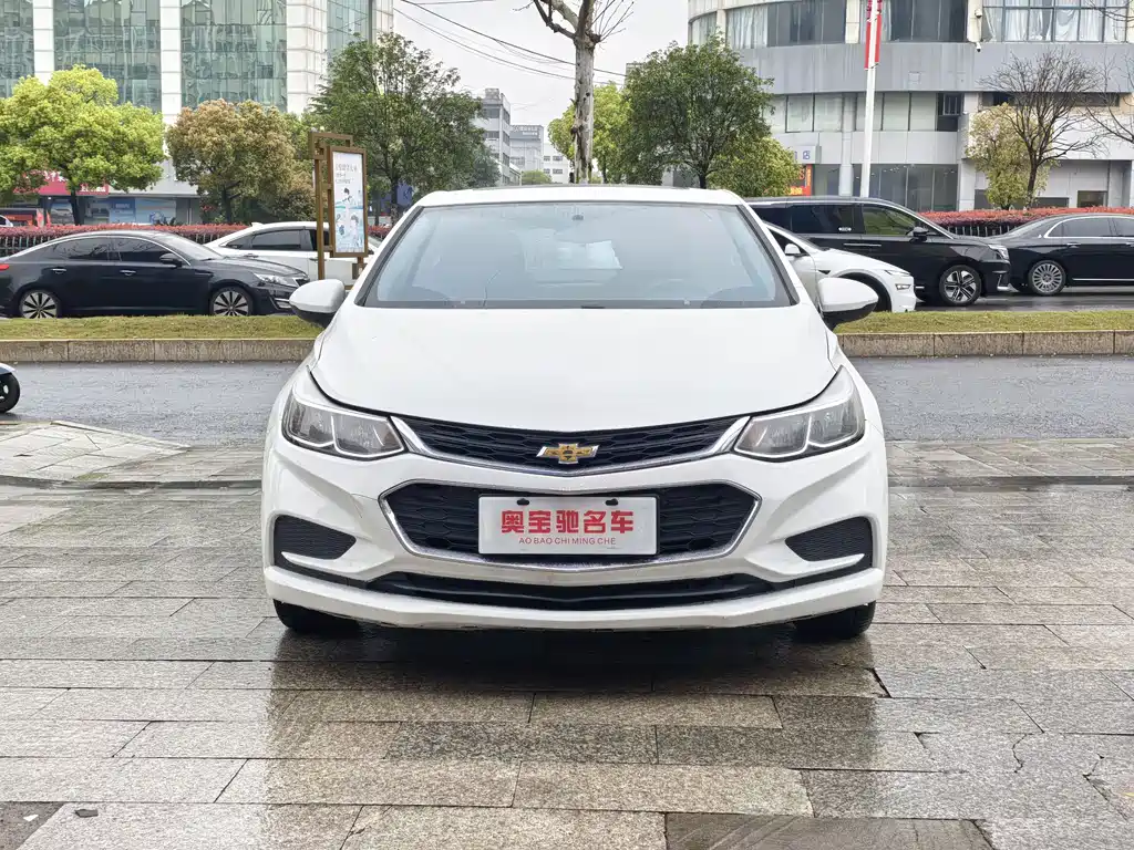 Cruze 2017 1.5L Automatic Pioneer Sunroof Edition купить на сайте DeffCars