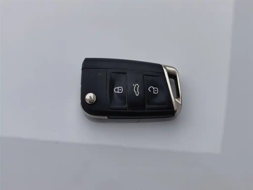 Bora 2021 1.5L automatic fashion smart connected version купить на сайте DeffCars