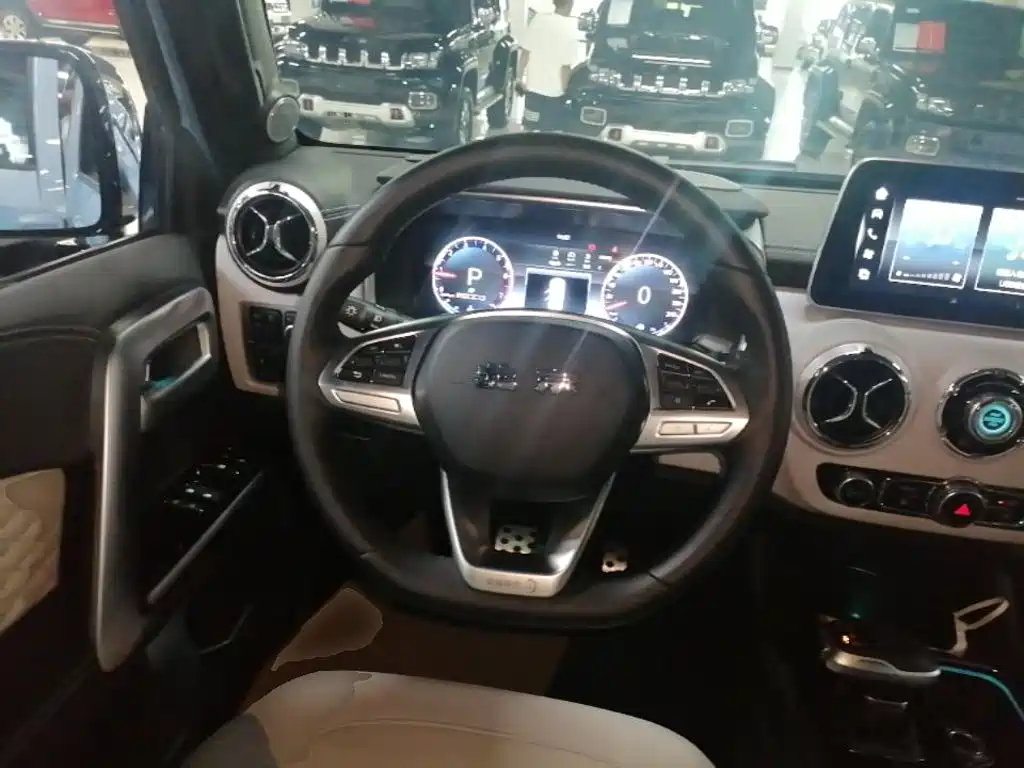 Beijing BJ40 2023 2.0T Automatic 4WD City Hunter Edition купить на сайте DeffCars