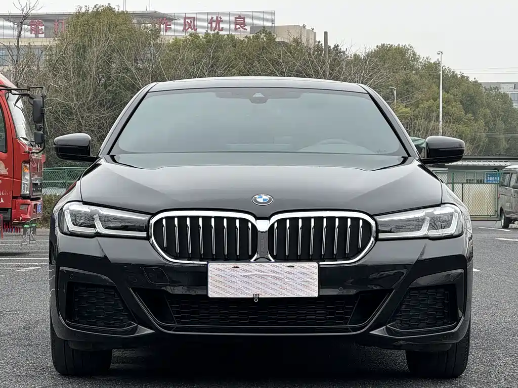 BMW 5 Series 2022 525Li M Sports Package купить на сайте DeffCars