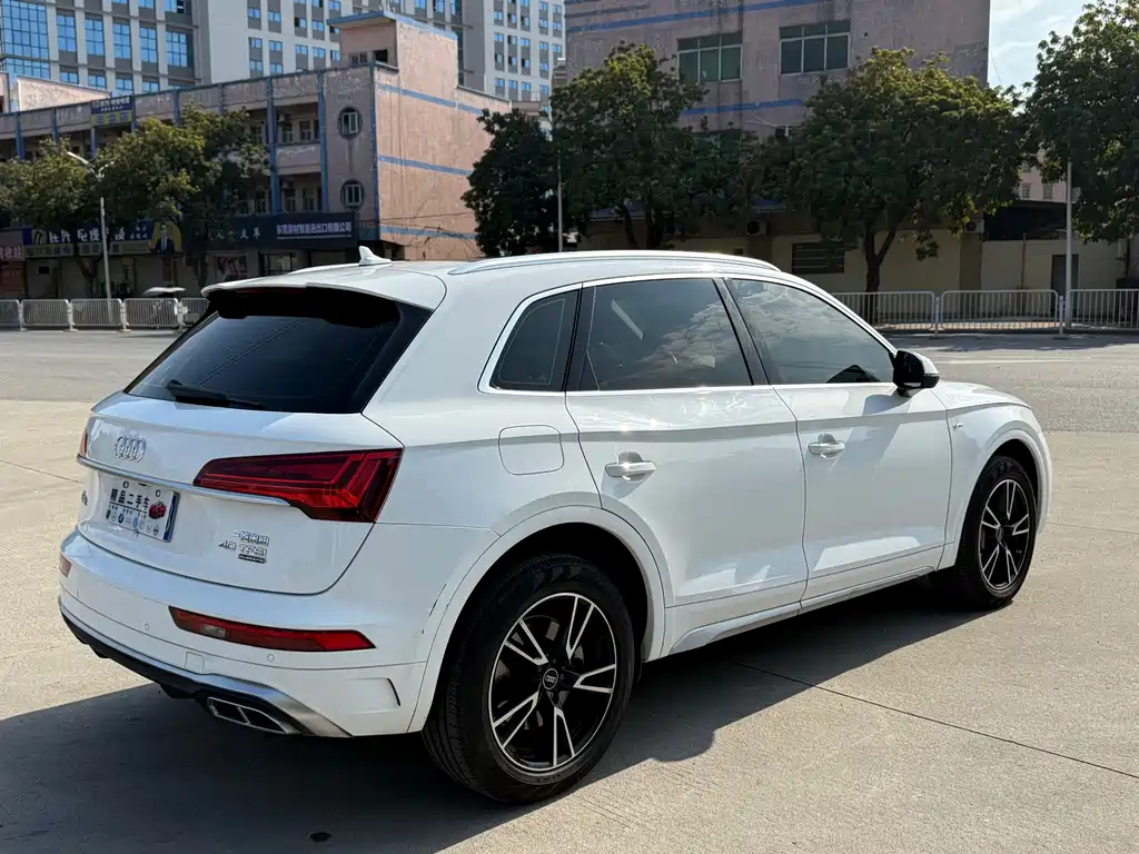 Audi Q5L 2021 40 TFSI Fashionable and Dynamic купить на сайте DeffCars