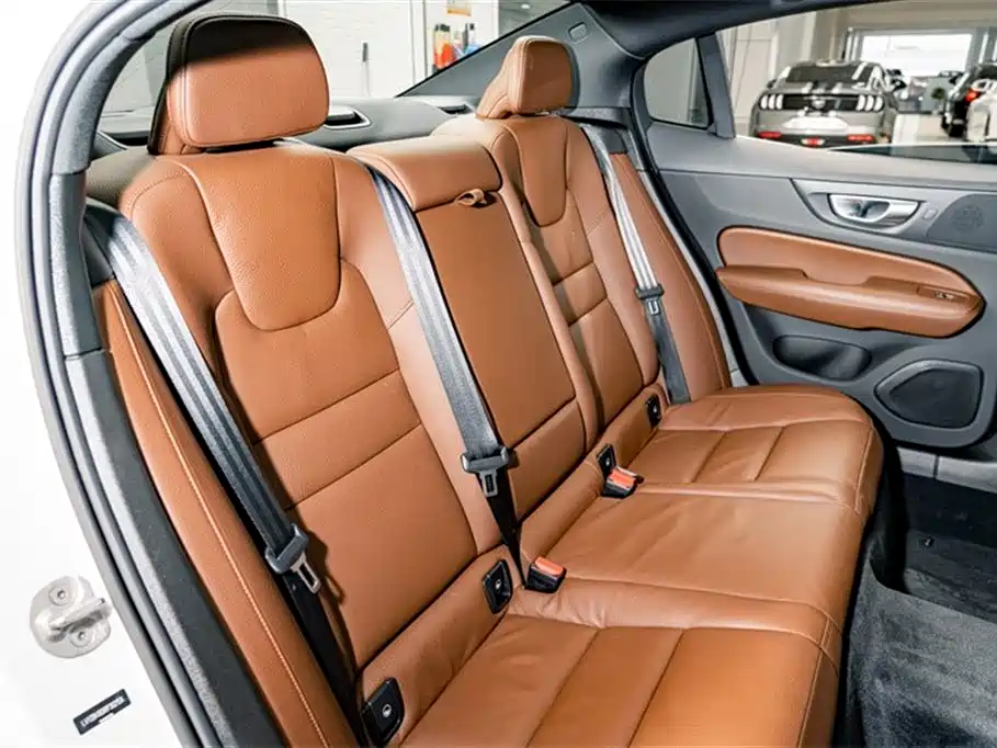 Volvo S60 2024 B4 Zhiyuan Luxury Edition купить на сайте DeffCars