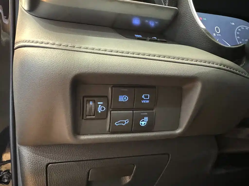 Crown Lufang 2022 2.5L HEV four-wheel drive flagship version купить на сайте DeffCars