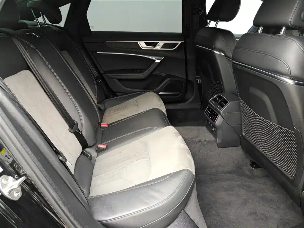 Audi A6L 2023 45 TFSI quattro exclusive dynamic model купить на сайте DeffCars