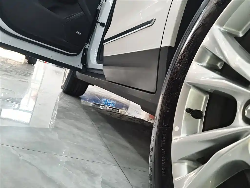 Cadillac XT5 2024 2.0T two-wheel drive fashion model купить на сайте DeffCars