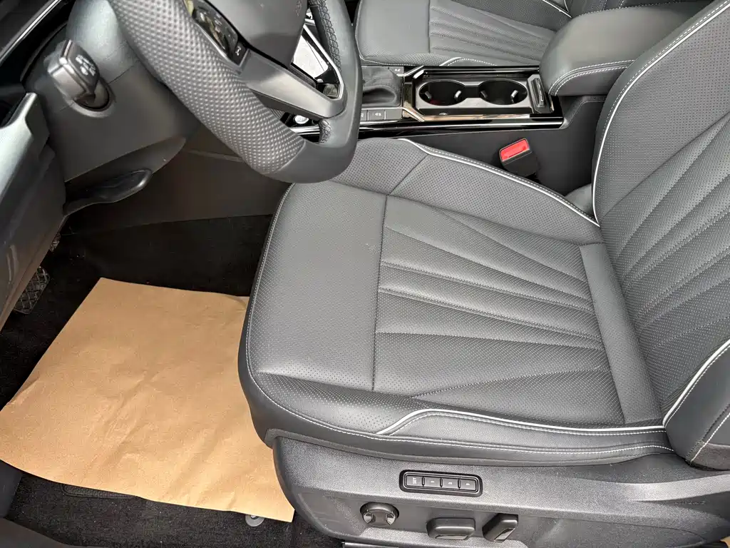 Passat 2024 380TSI Deluxe Edition купить на сайте DeffCars