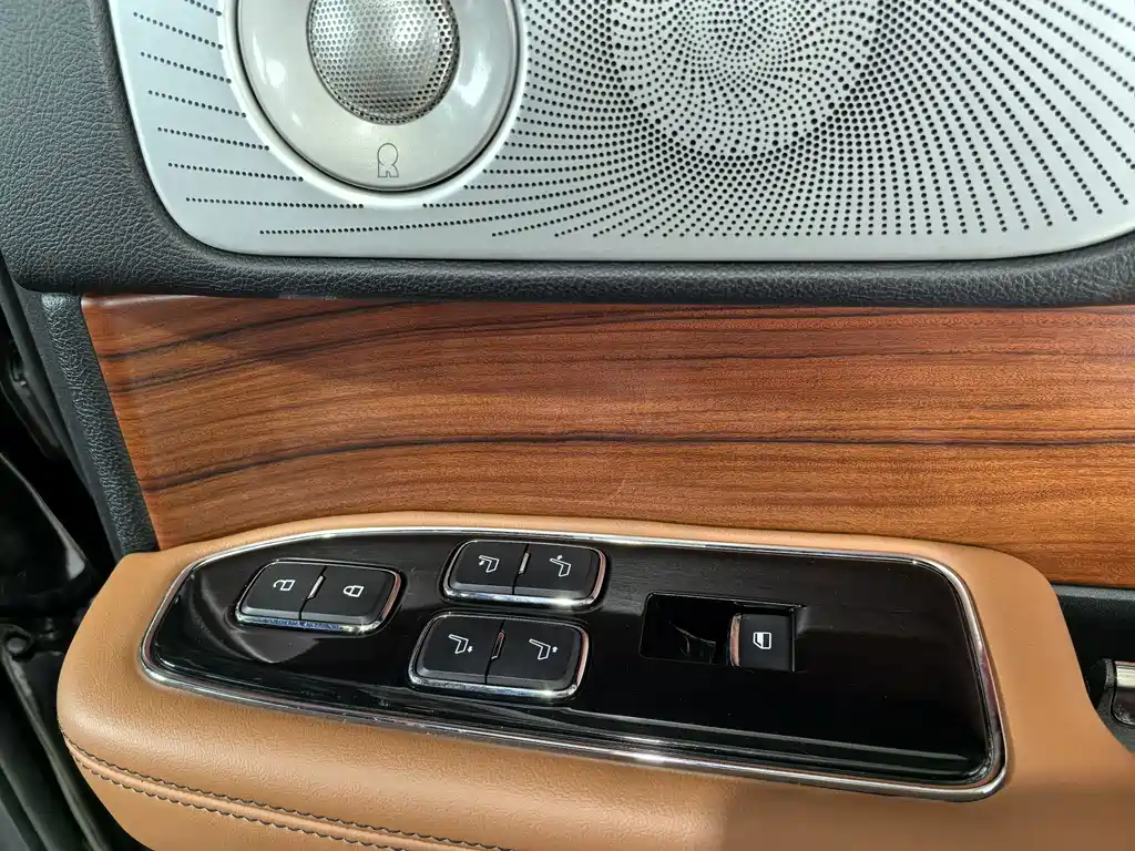 Navigator 2018 3.5T Honor Edition National V купить на сайте DeffCars