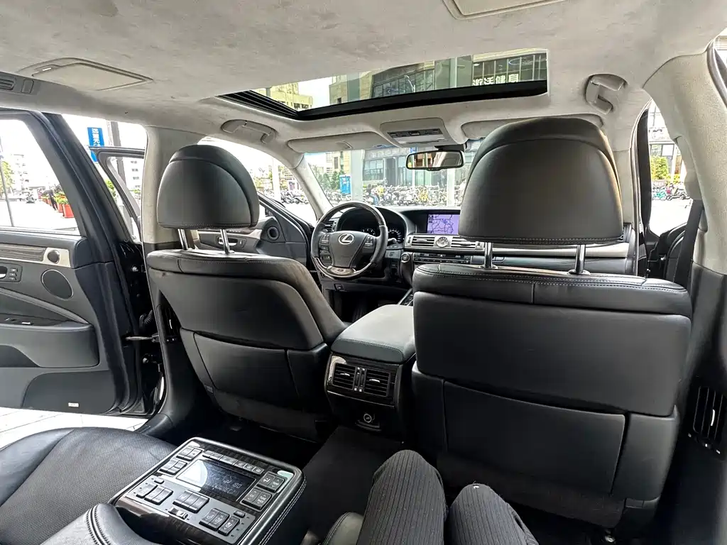 Lexus LS 2013 460L Deluxe Edition купить на сайте DeffCars