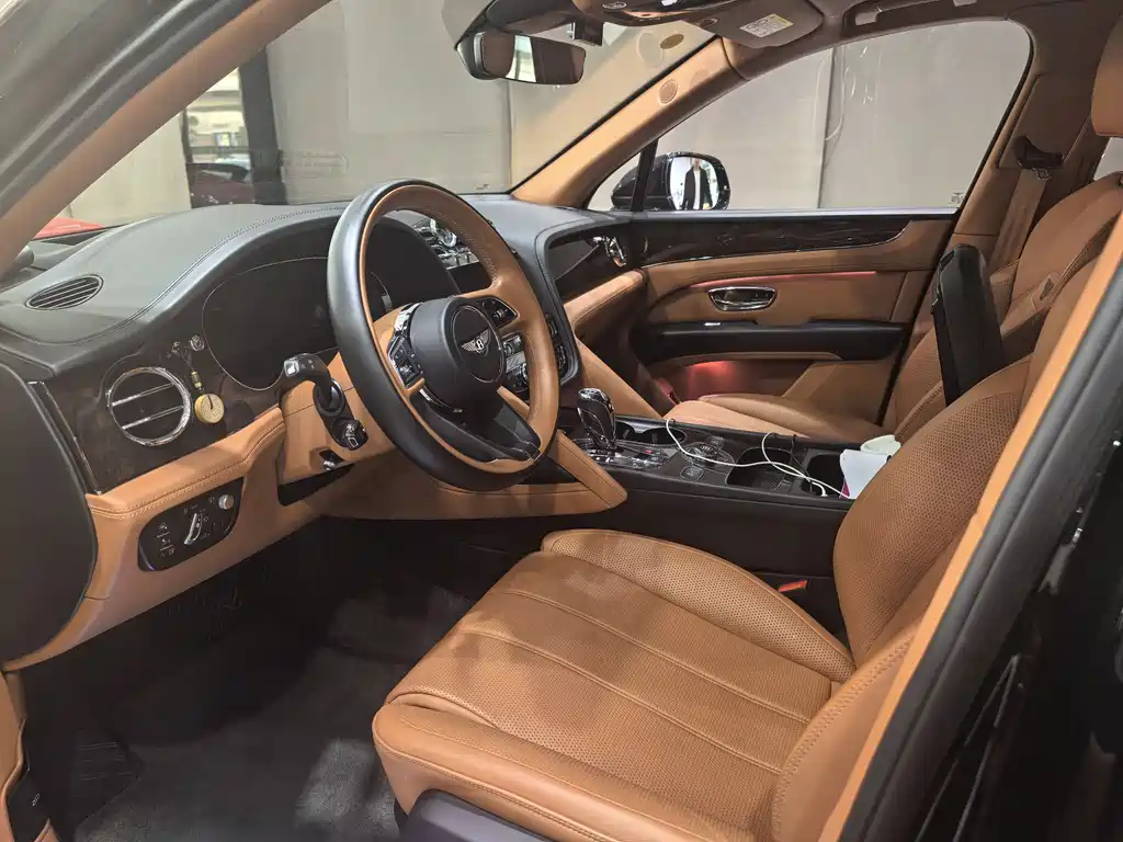 Bentayga 2021 4.0T V8 купить на сайте DeffCars