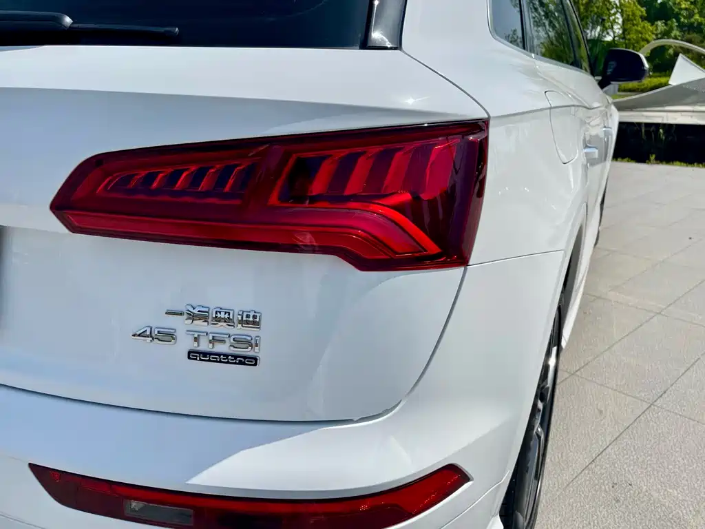 Audi Q5L 2018 45 TFSI Exclusive Fashion Model National V купить на сайте DeffCars