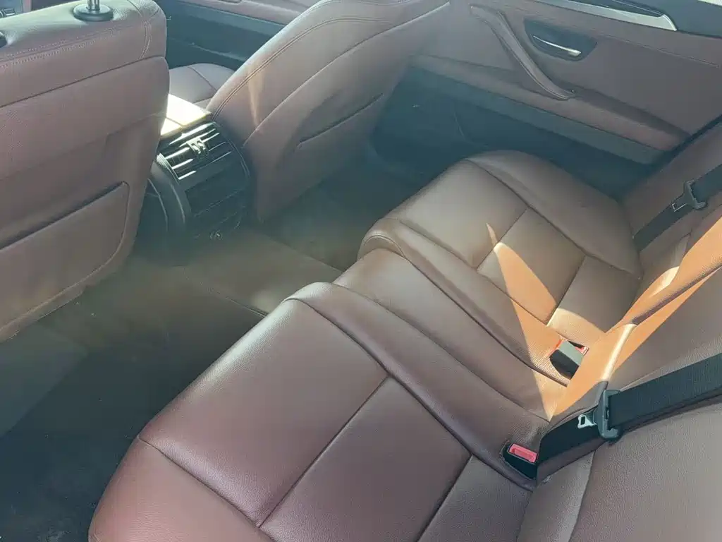 BMW 5 Series 2014 520Li Elegant купить на сайте DeffCars
