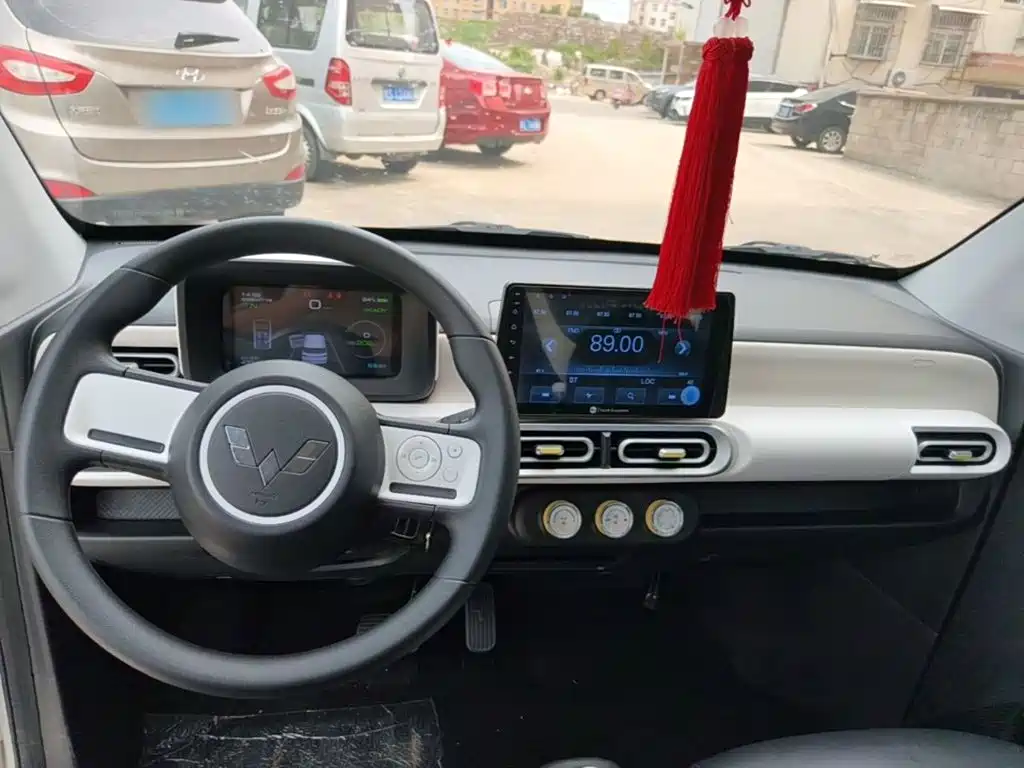 Hongguang MINIEV 2024 3rd Generation 215km Youth Edition купить на сайте DeffCars
