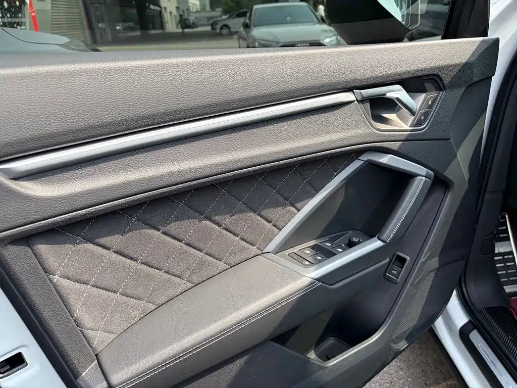 Audi Q3 2024 40 TFSI Fashionable and Dynamic купить на сайте DeffCars