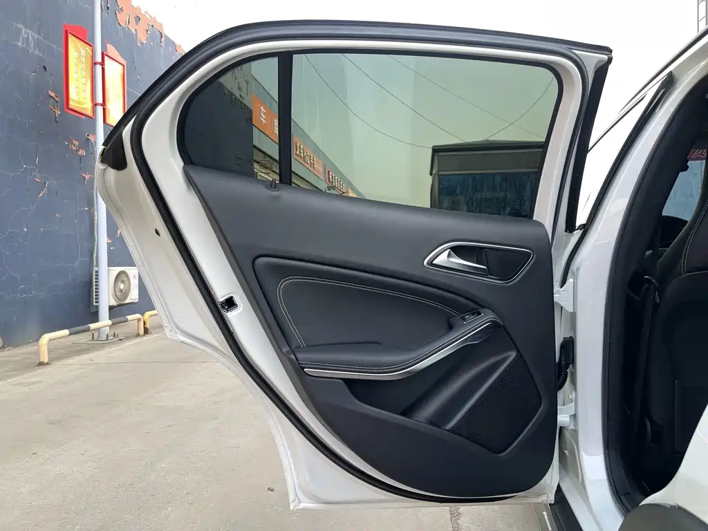 Mercedes-Benz GLA 2018 GLA 220 4MATIC sports model купить на сайте DeffCars