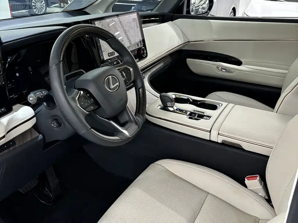 Lexus LM 2023 500h six-seater premium version купить на сайте DeffCars