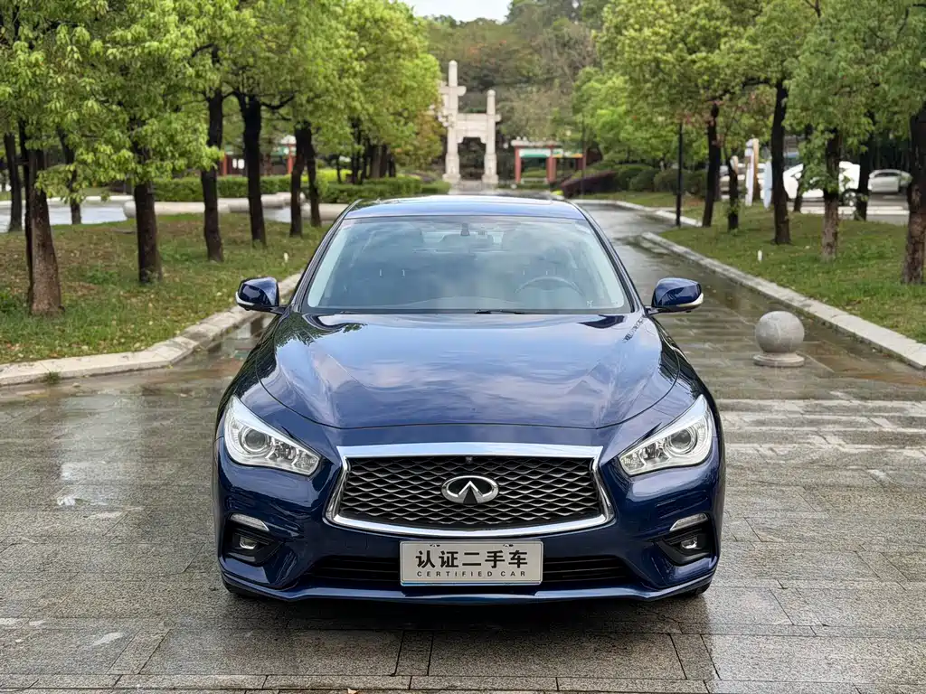 Infiniti Q50L 2018 2.0T Comfort Edition National VI купить на сайте DeffCars