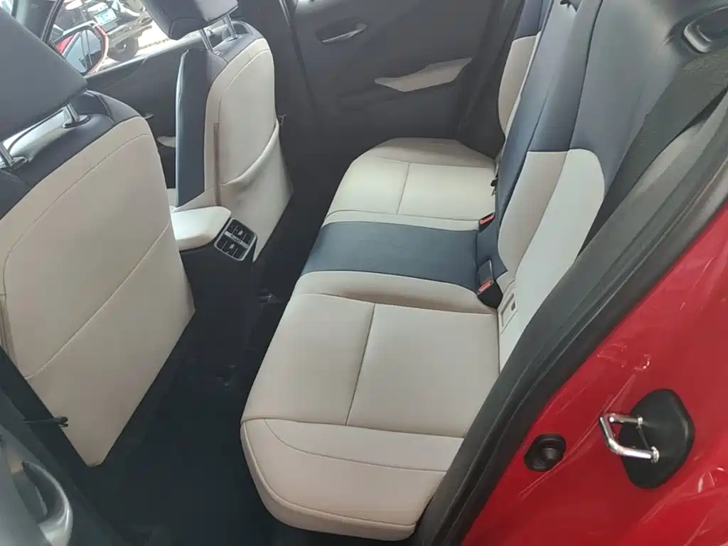 Lexus UX 2020 260h Fun Edition купить на сайте DeffCars