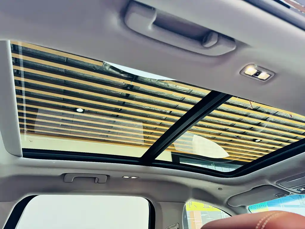 Voyager 2023 2.0T four-wheel drive premium version купить на сайте DeffCars