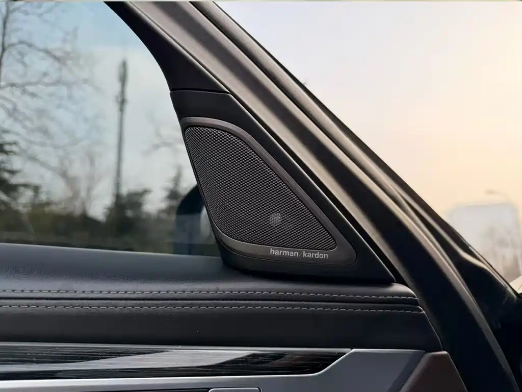 BMW 7 Series 2021 740Li Leading M Sports Package купить на сайте DeffCars