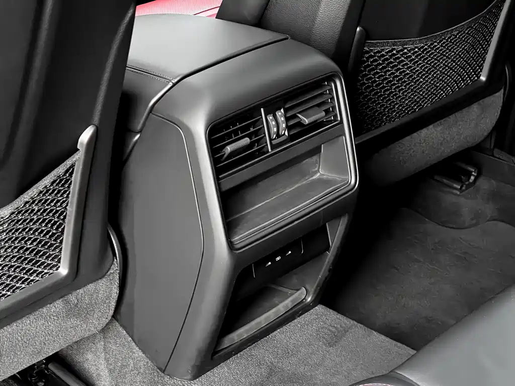 Cayenne New Energy 2024 Cayenne E-Hybrid 2.0T купить на сайте DeffCars