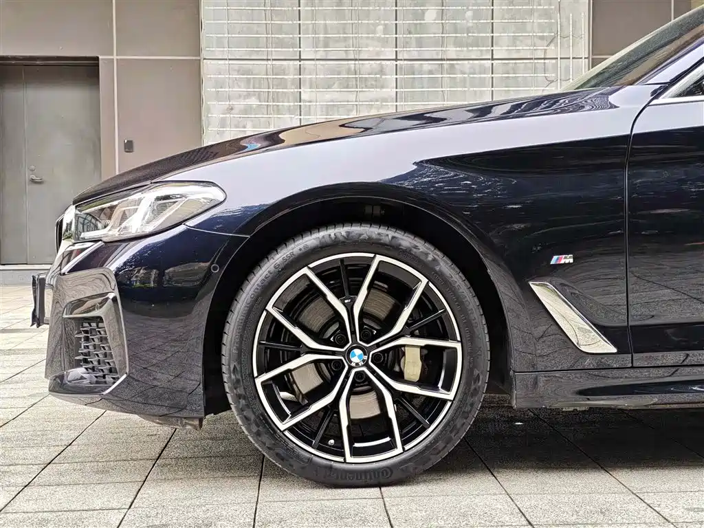 BMW 5 Series 2023 530Li Exclusive M Sports Package купить на сайте DeffCars