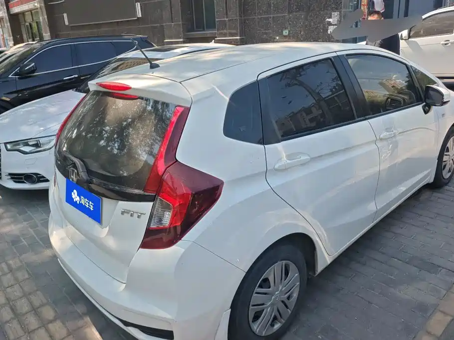 Fit 2018 1.5L CVT Comfort Edition купить на сайте DeffCars