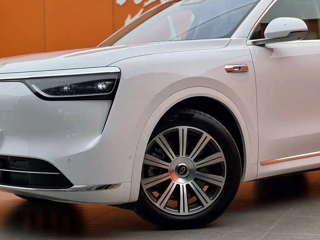 Wenjie M8 2025 extended range Max+ version 53.4kWh 6-seater version купить на сайте DeffCars