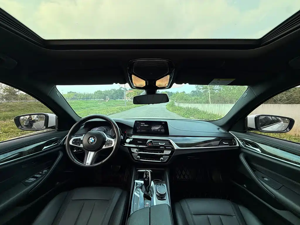 BMW 5 Series 2019 525Li M Sports Package купить на сайте DeffCars