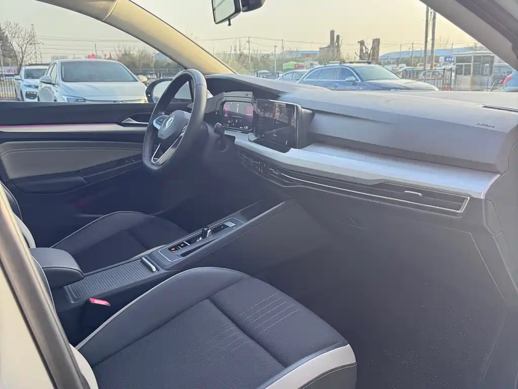 Golf 2023 280TSI DSG Pro купить на сайте DeffCars