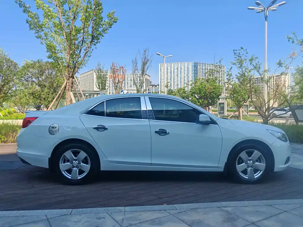 Malibu 2013 2.0L Automatic Deluxe Edition купить на сайте DeffCars