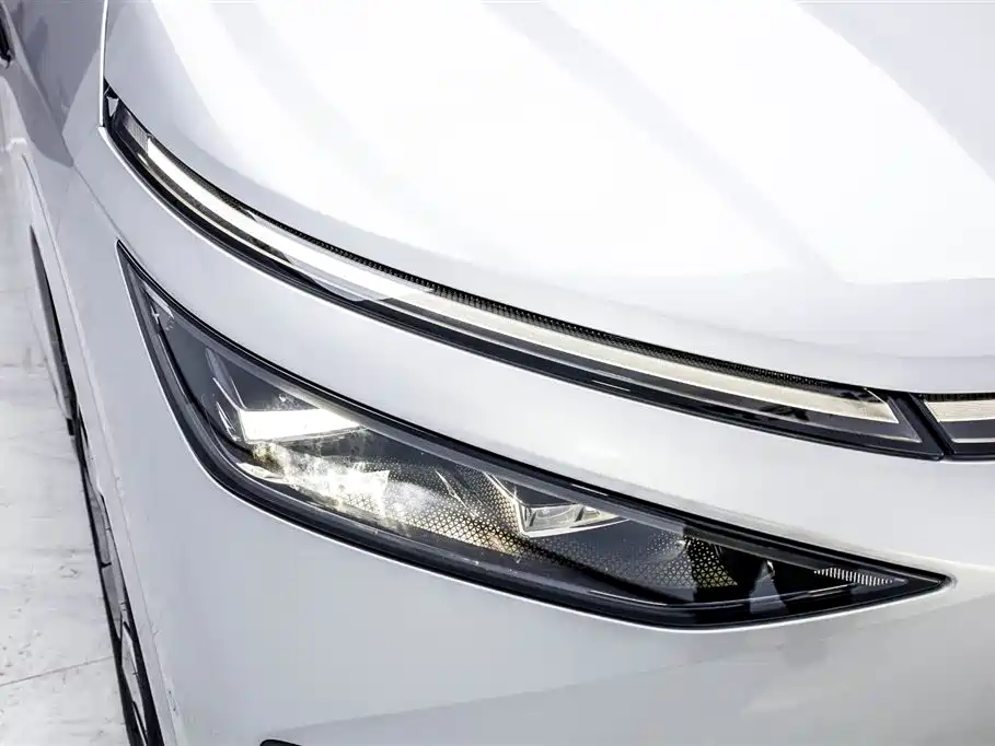 Xpeng X9 2024 640 four-wheel drive high performance Max купить на сайте DeffCars