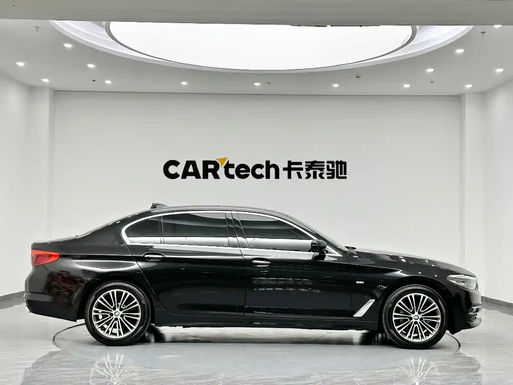 BMW 5 Series 2018 Facelift 530Li Exclusive Luxury Package купить на сайте DeffCars