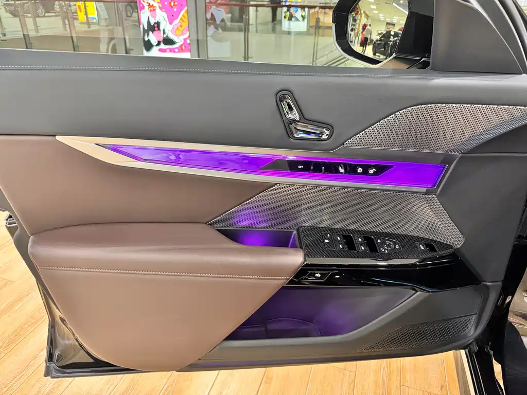 BMW 7 Series 2023 735Li M Sports Package купить на сайте DeffCars