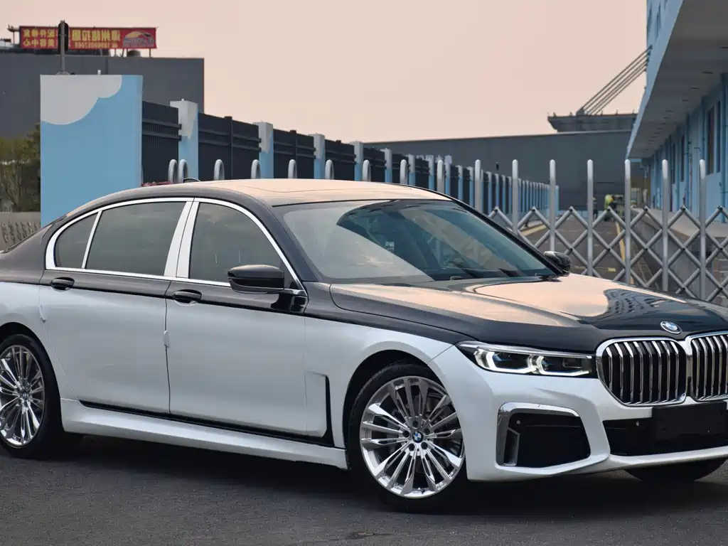 BMW 7 Series 2016 730Li Leading Model купить на сайте DeffCars