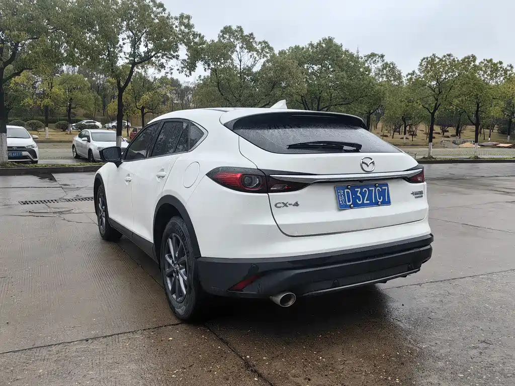 Mazda CX-4 2021 2.0L automatic two-wheel drive Blue Sky Explorer Edition купить на сайте DeffCars